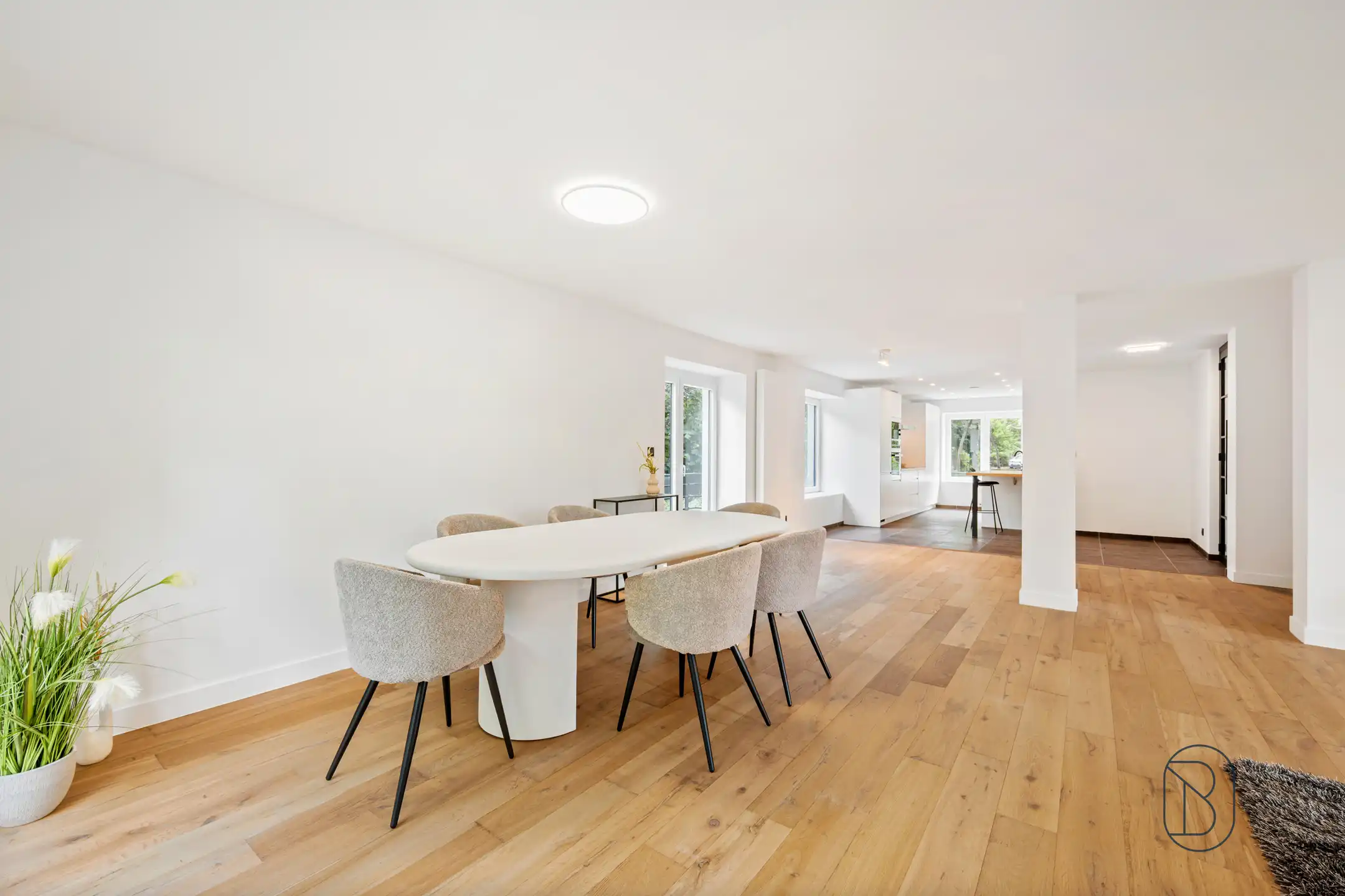 Volledig gerenoveerde woning met 3SLK,2BDK en dubbele garage foto 8