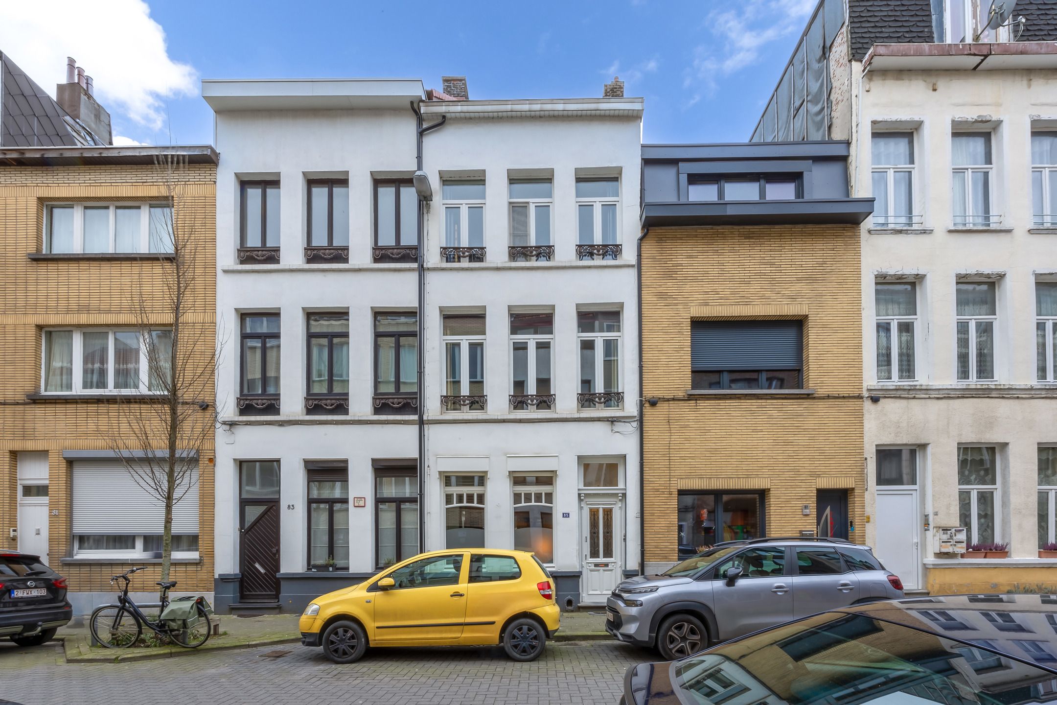 Charmante burgerwoning met stadstuin en studio  foto {{pictureIndex}}