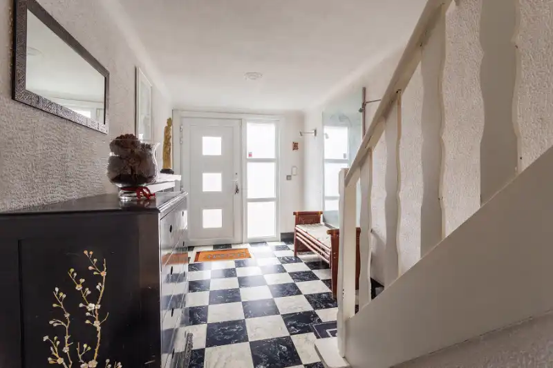 Ruime woning op toplocatie, mooie tuin, instapklaar! foto 4