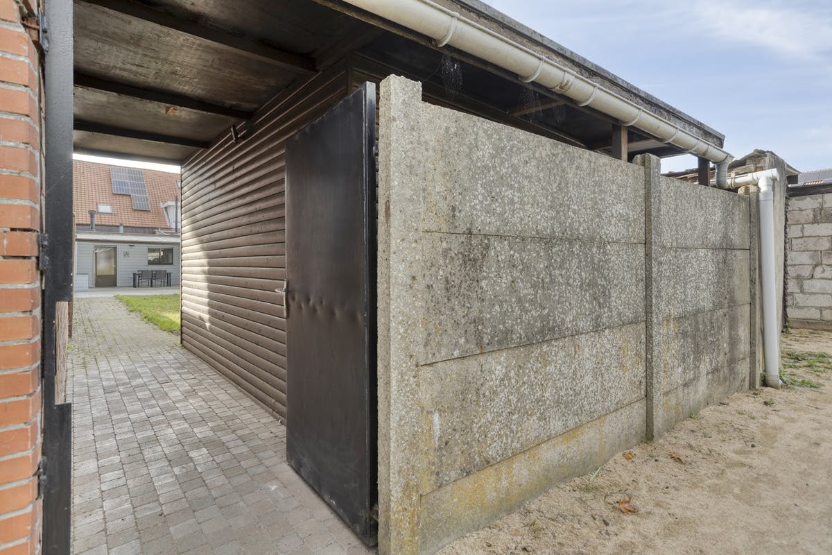 huis te koop in centrum Turnhout met wegenis achteraan  foto 25