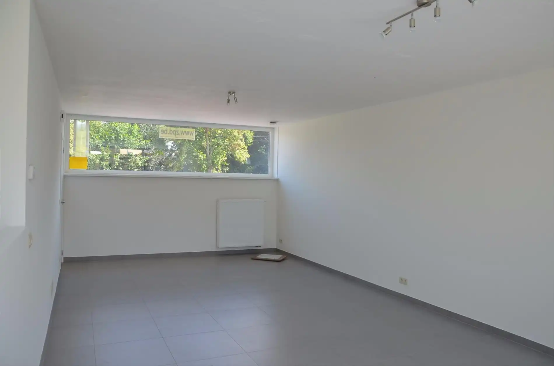 Halfopen nieuwbouwwoning met tuin, carport foto 5