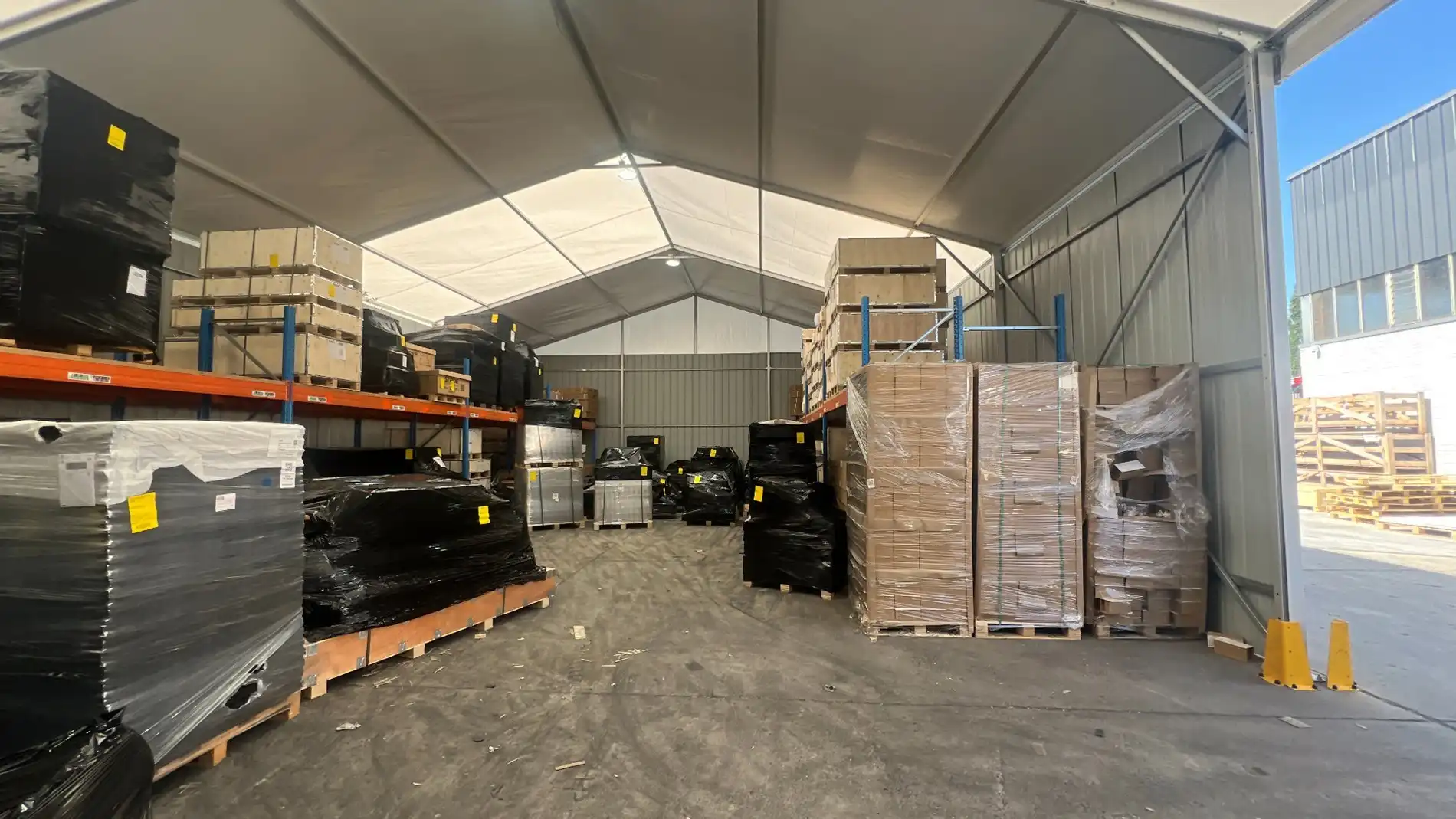 Bedrijfspand met buitenopslag te huur in het industriepark van Zwijnaarde foto 23