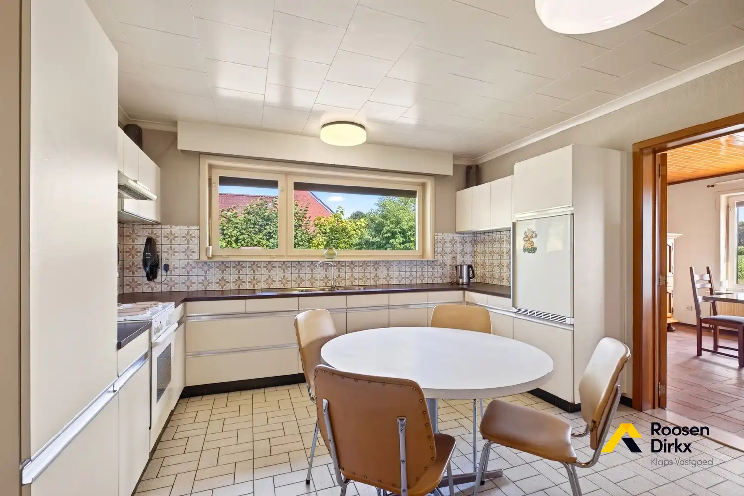 Rustig gelegen degelijke gezinswoning met 3 slaapkamers op perceel van bijna 10a foto 10