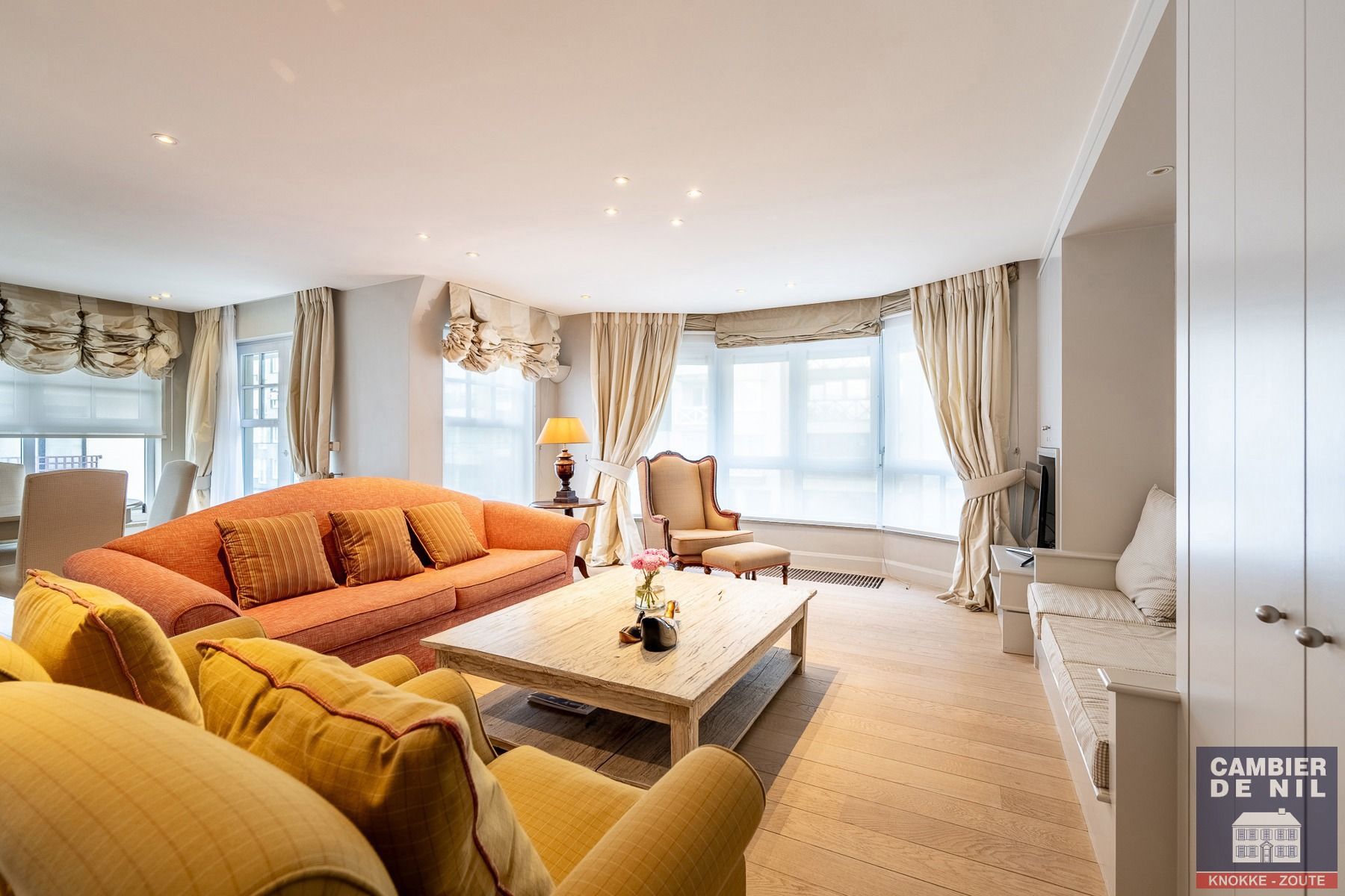 Ruim (155 m²) gemeubeld 3 SK appartement in hartje Zoute foto 8