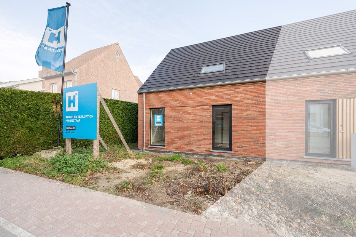 Deux maisons en plein centre de Comines foto {{pictureIndex}}