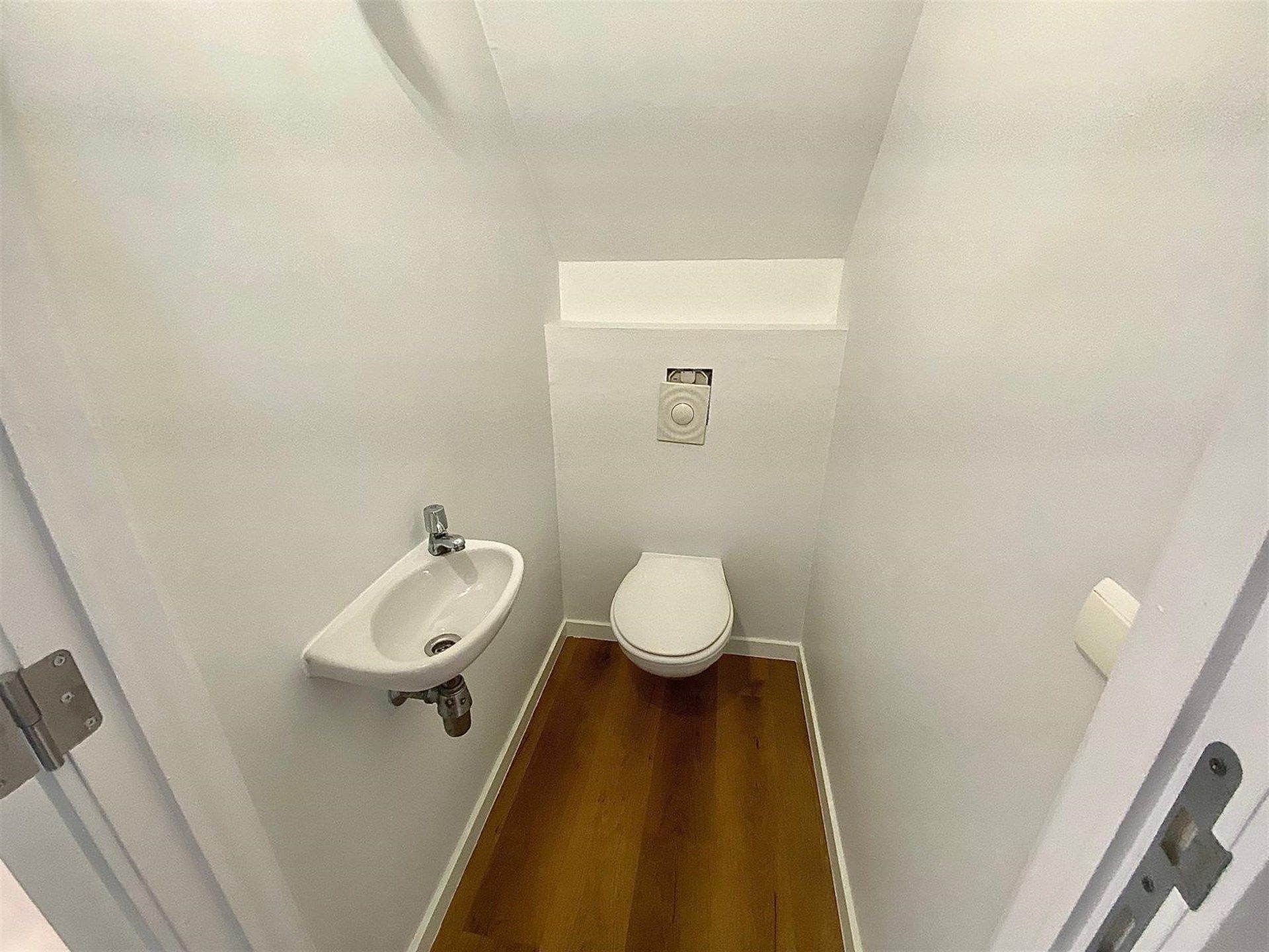 Goed gelegen appartement met één slaapkamer te Aalst foto 6