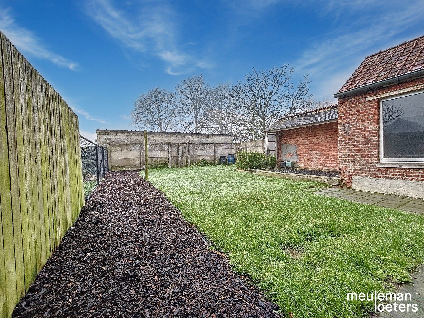 Karaktervolle ruime rijwoning met garage en tuin foto 3
