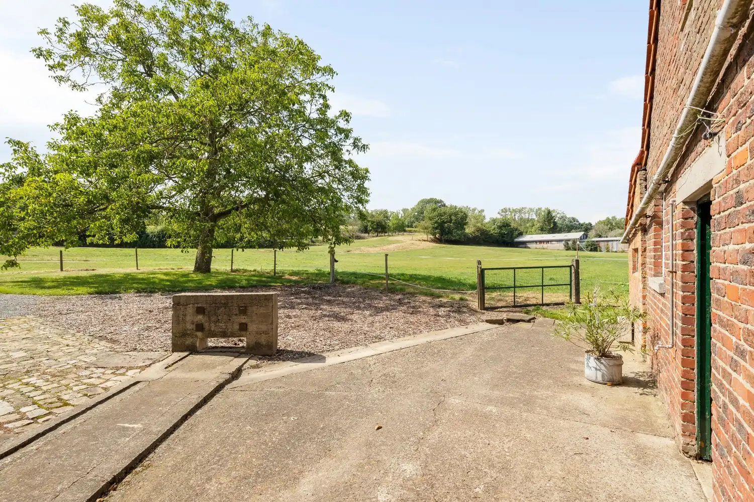 UNIEKE LANDELIJKE EIGENDOM MET WONING, STALLEN EN 15.380 M² GROND – EEN OASE VAN RUST EN RUIMTE IN PAJOTTEGEM foto 11