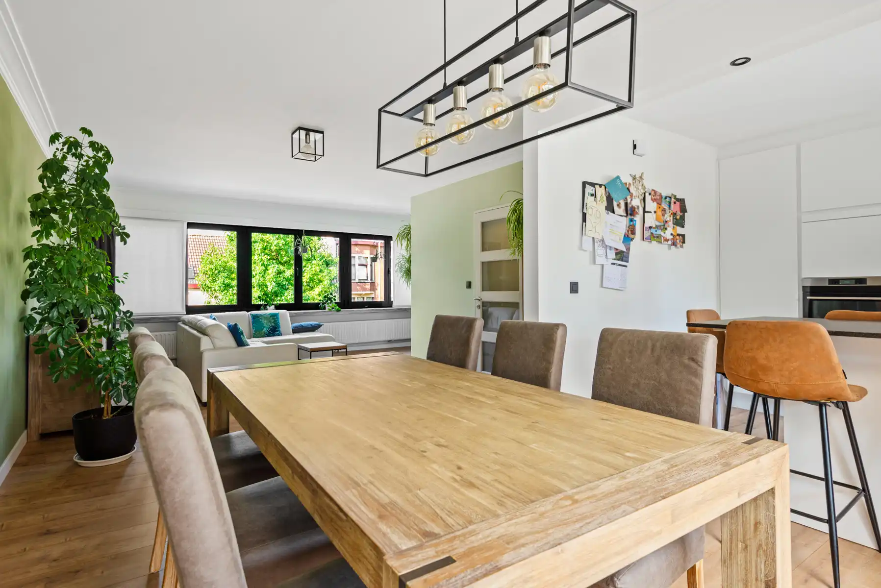 Ruime instapklare beletagewoning met bijna 250 m² bewoonbare oppervlakte, rustgevende tuin én dakterras foto 3