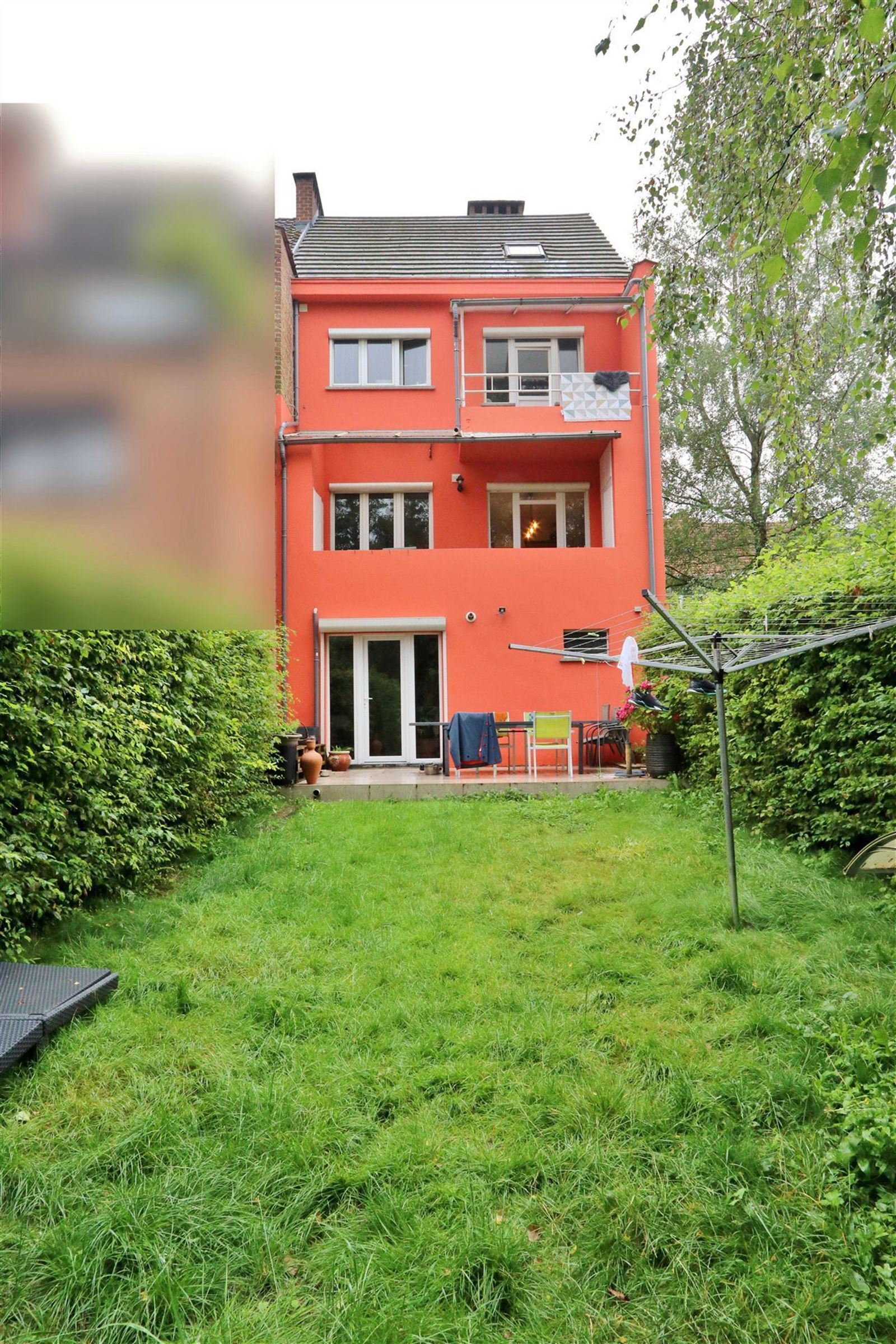 Woning met 4 slaapkamers, tuin en garage foto 2