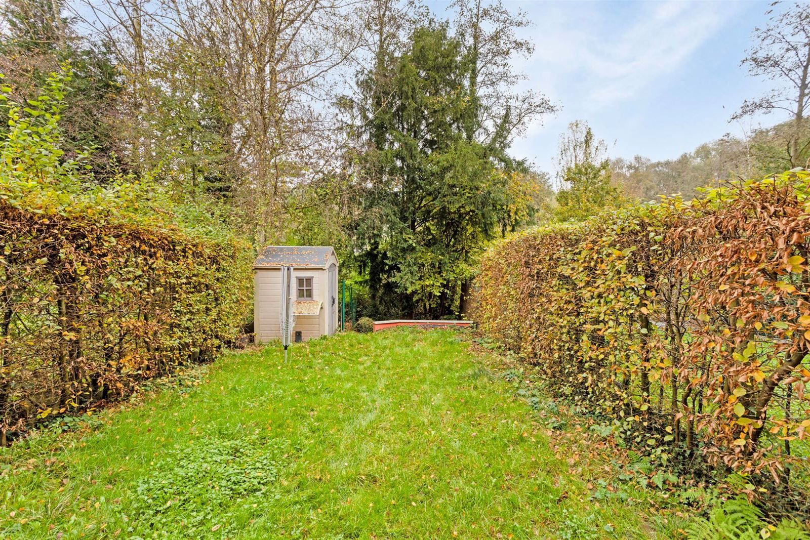 Woning met 4 slaapkamers, tuin en garage foto 2