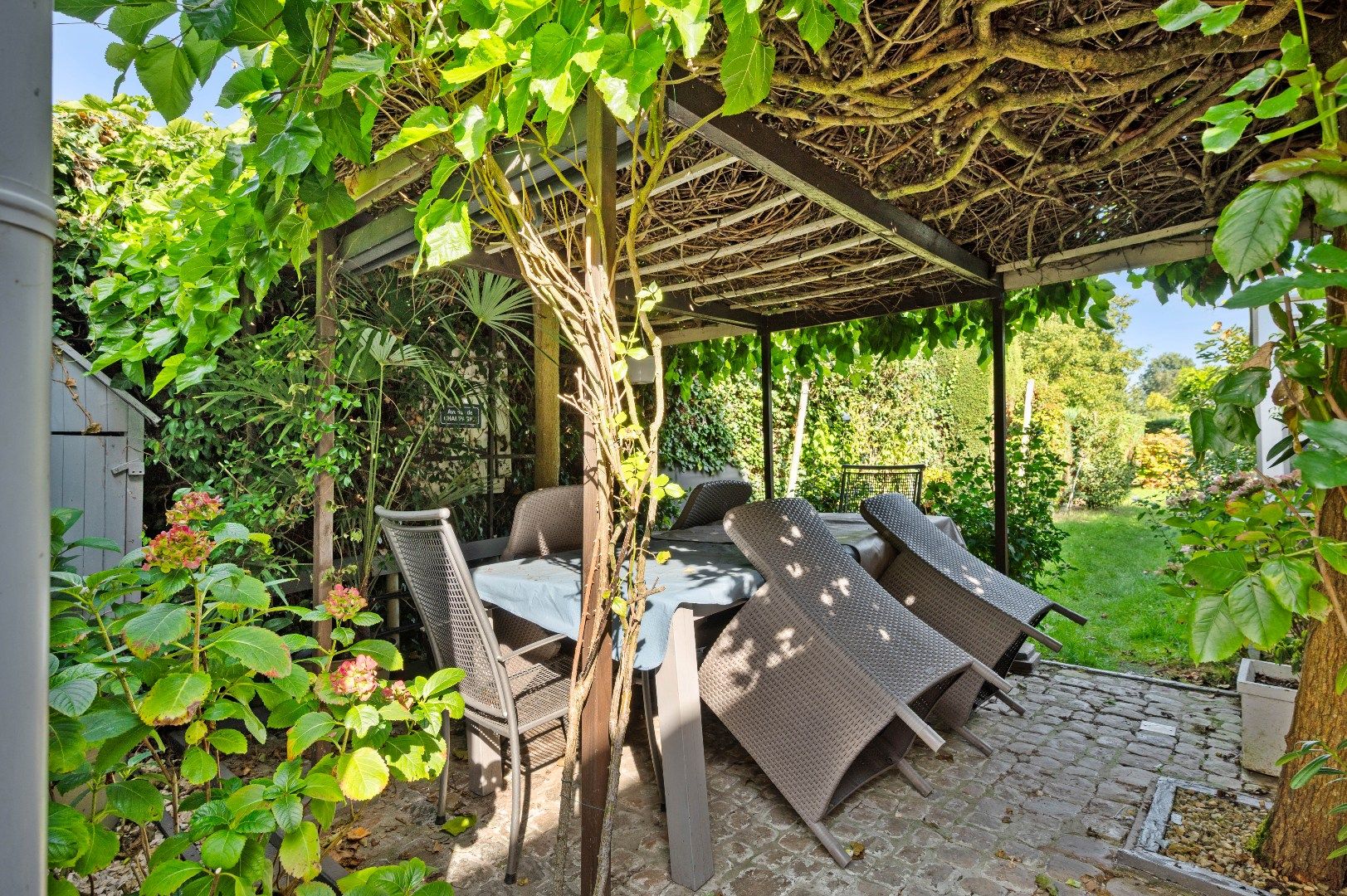 Ruime HOB  met tuin en terras in Tienen. foto 2