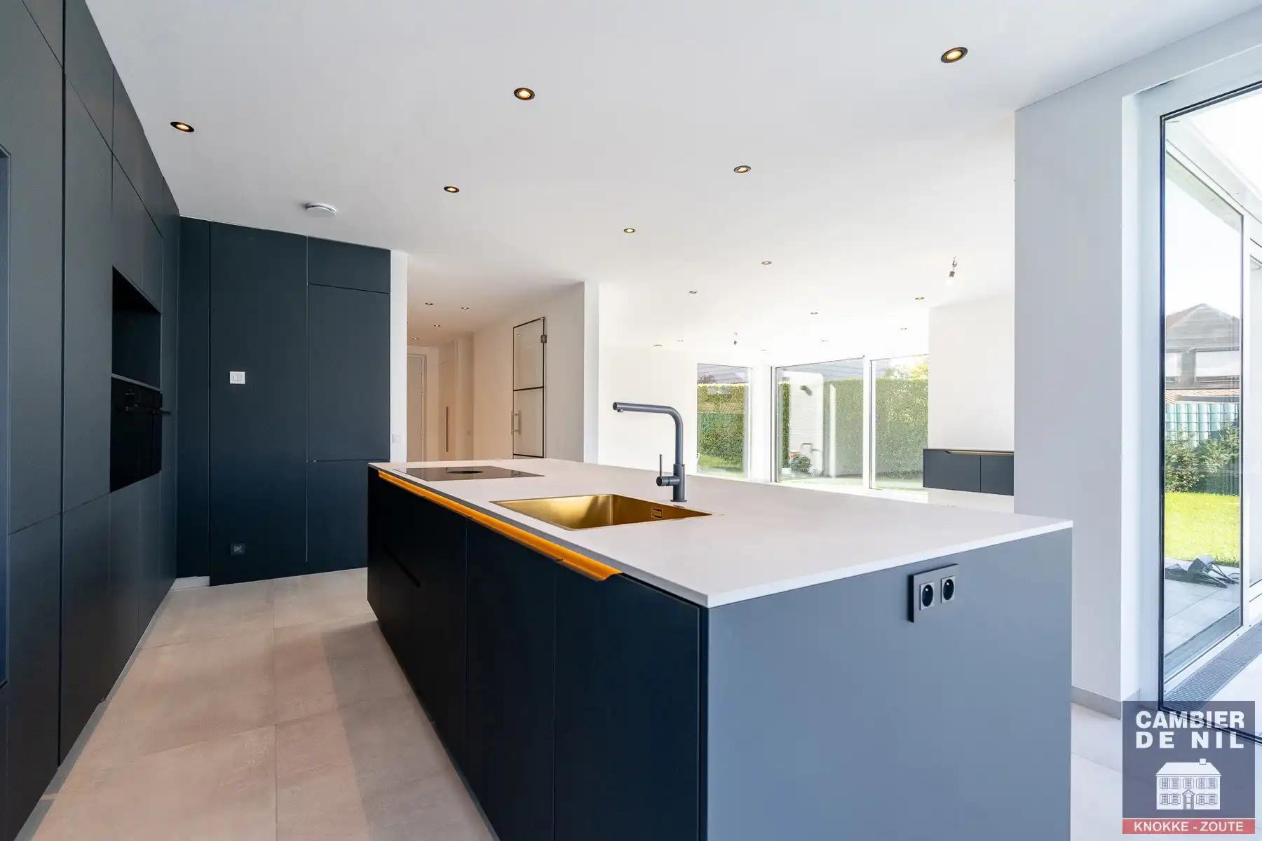 Prachtige ongemeubelde nieuwbouwwoning nabij het centrum van Knokke, gelegen in het rustige Izabellapolder. foto 14