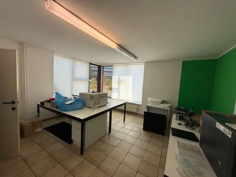 Toplocatie langs de E313: karaktervol kantoor- en opslagcomplex foto 10