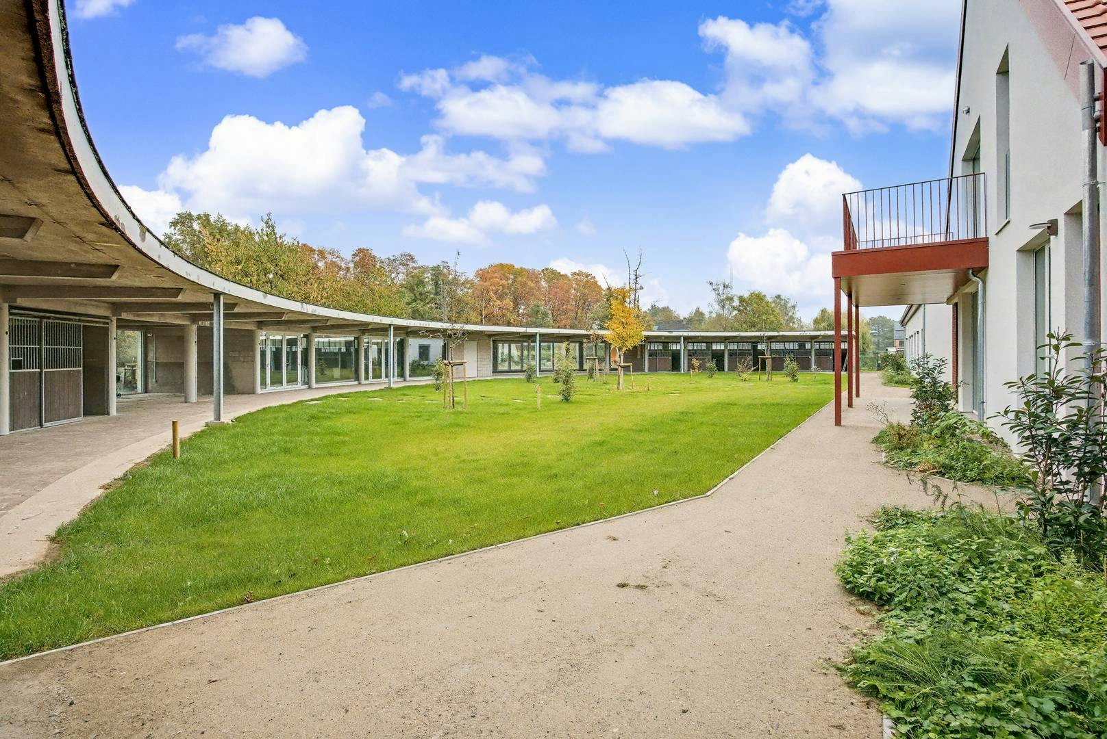 Unieke woning met 4 slaapkamers en twee badkamers foto 9