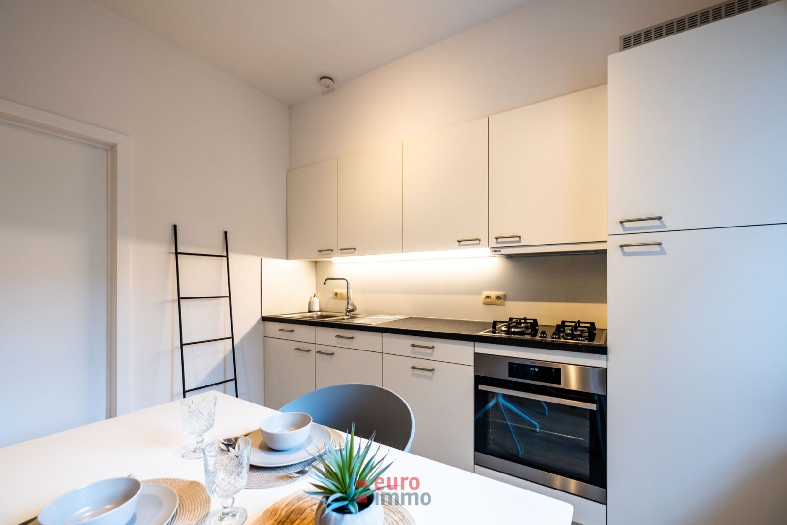 Zéér centraal doch rustig gelegen, gerenoveerde studio. foto 4