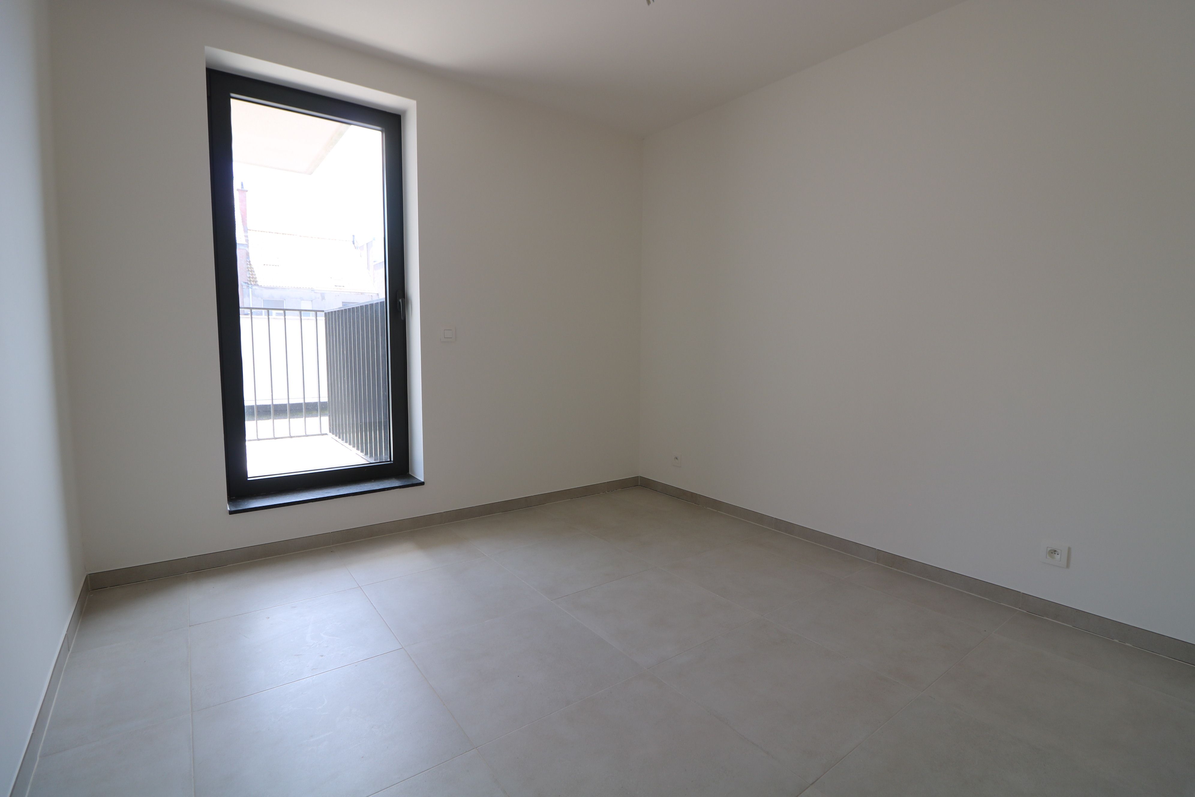 Nieuwbouw appartement met 1 slaapkamer op de eerste verdieping in het centrum van Blankenberge. foto 4
