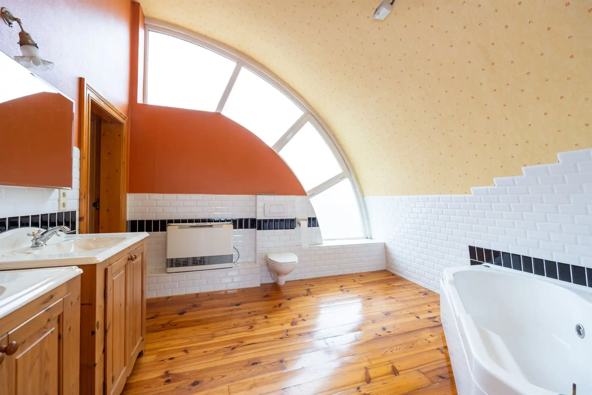 Lichtrijk op te frissen woning op 11a60ca foto 33