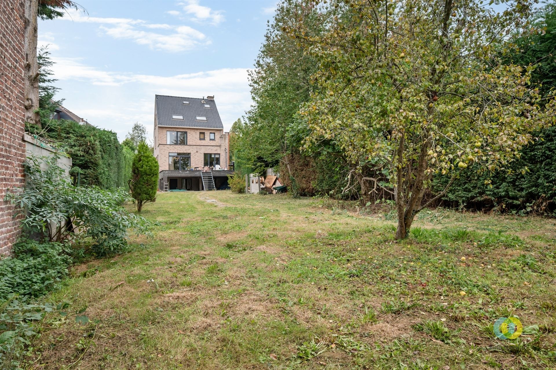 Zeer ruime 3-gevel met grote tuin foto 6