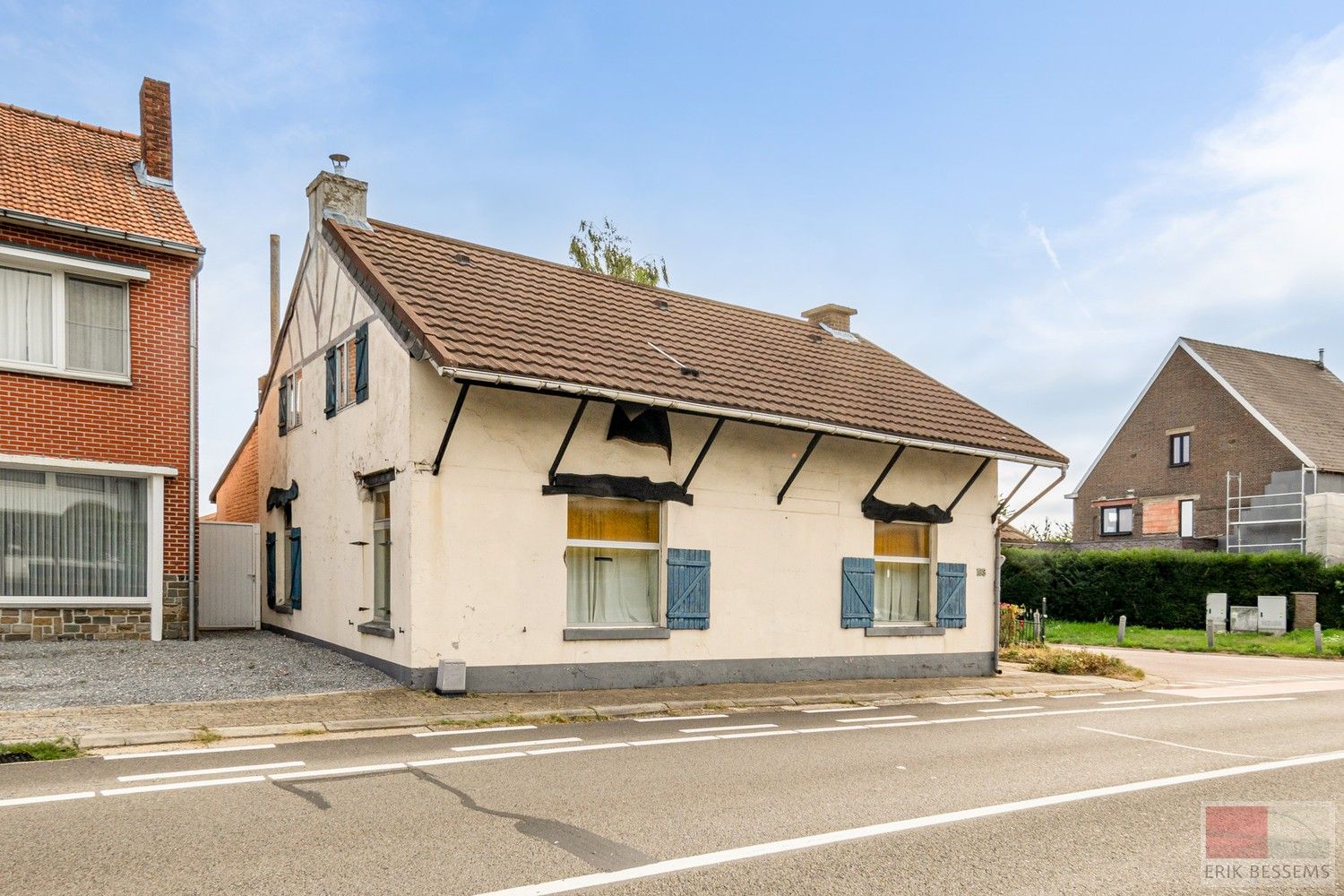 Charmante renovatiewoning met authentieke details en karaktervolle gevel. foto 26