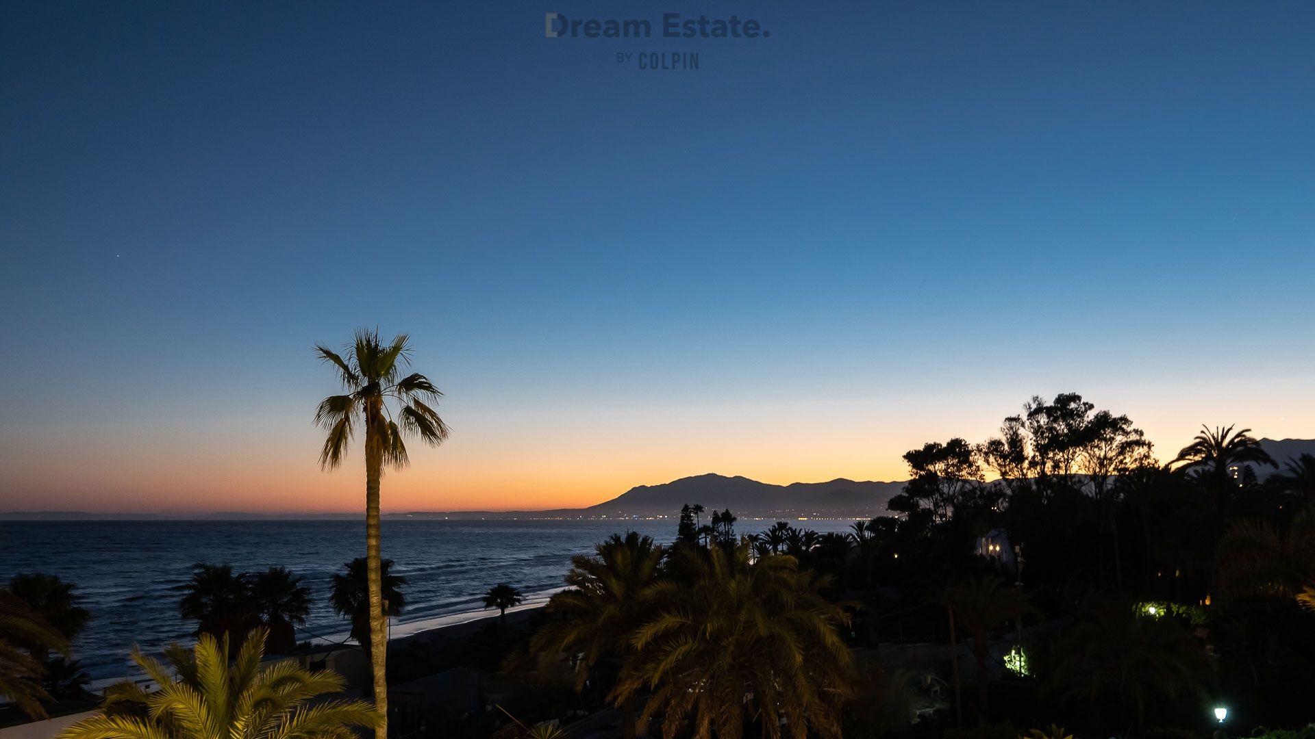 Hypermoderne frontline villa in Los Monteros foto 17