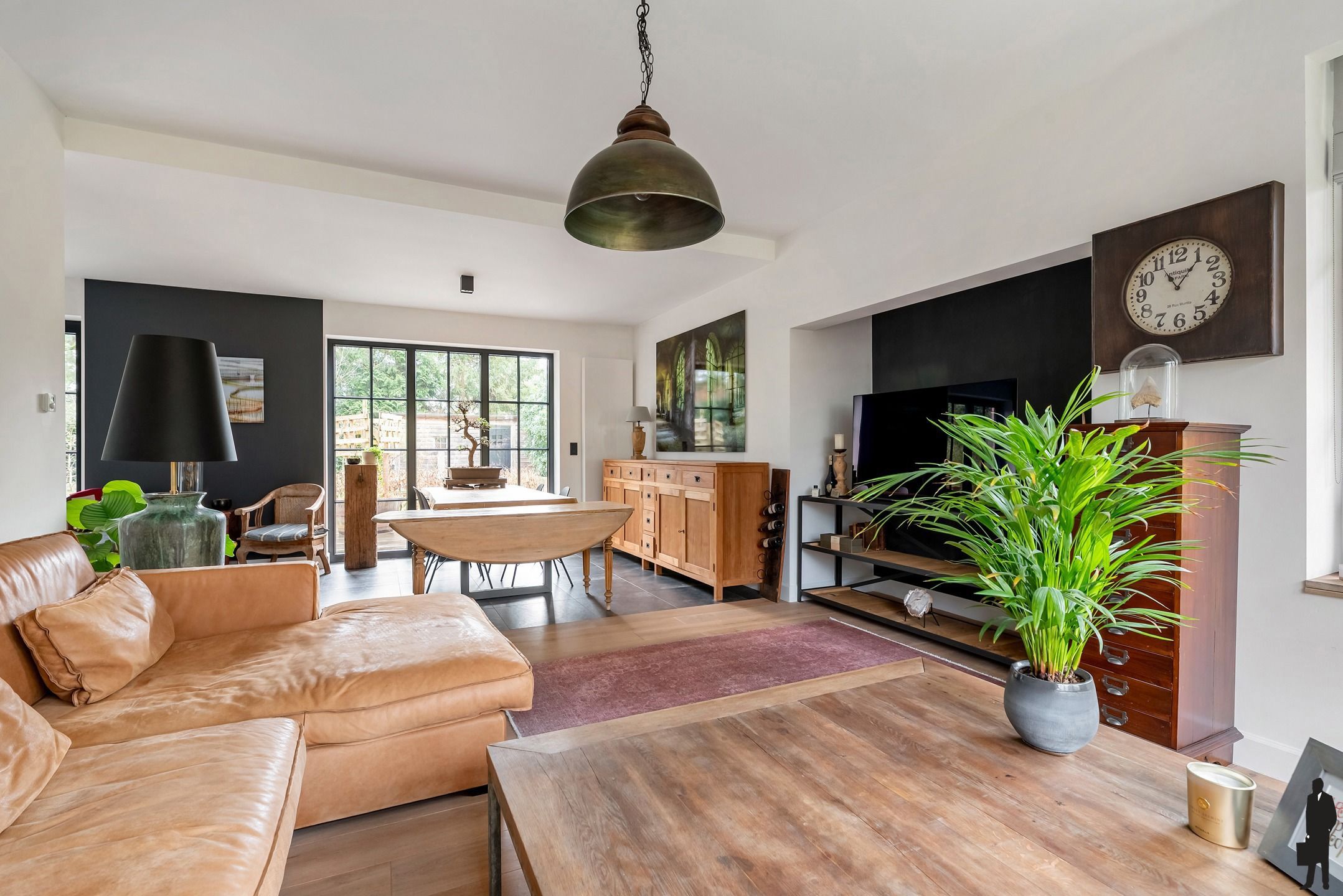 Charmante rietgedekte villa in Brasschaat: instapklaar met moderne afwerkingen en prachtige tuin!   foto 2
