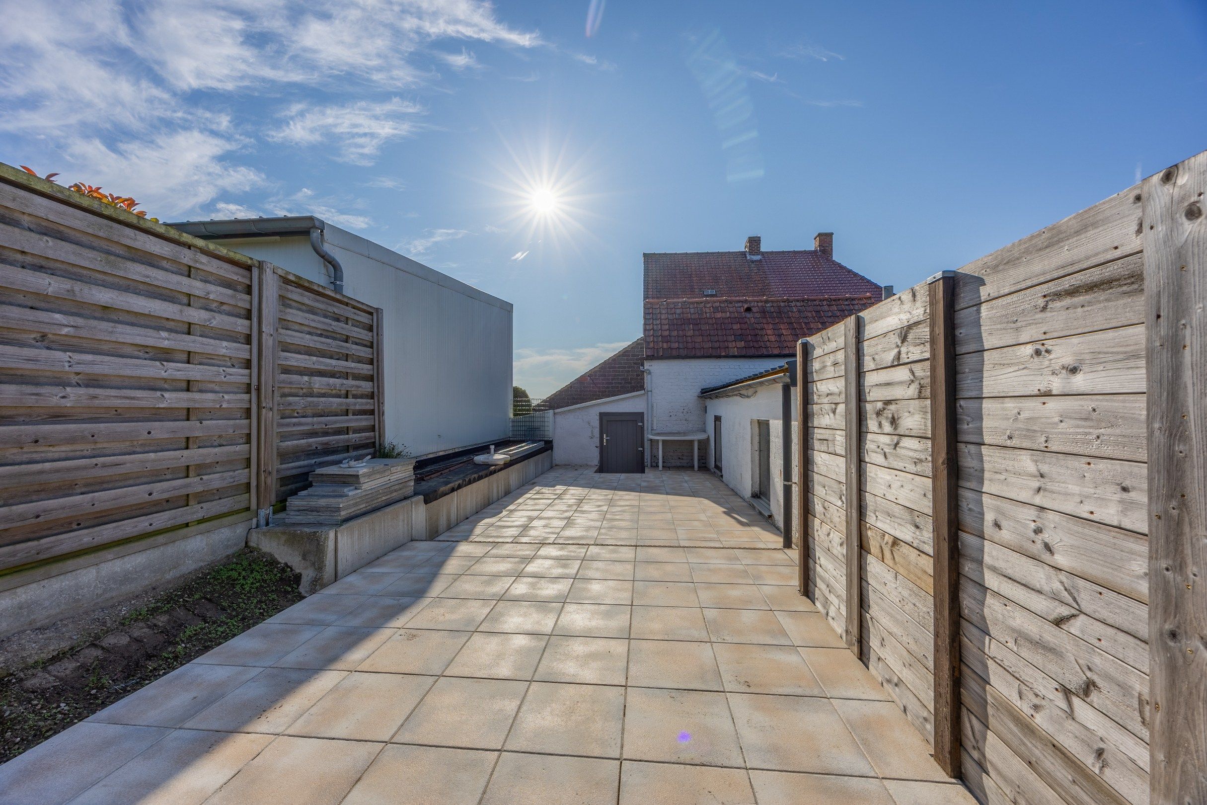 VERNIEUWDE WONING MET TUIN EN GARAGE foto 13