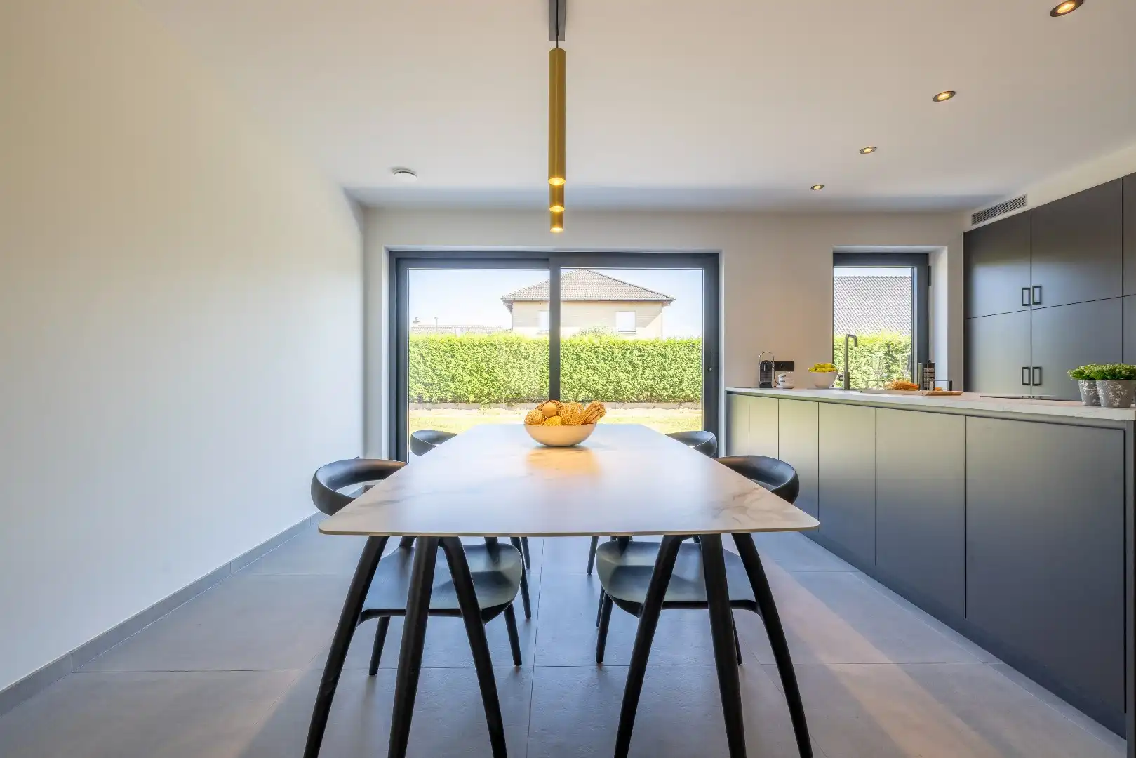 HALF OPEN NIEUWBOUW BEN-WONING MET 3 SLK, GARAGE, TERRAS EN TUIN foto 3