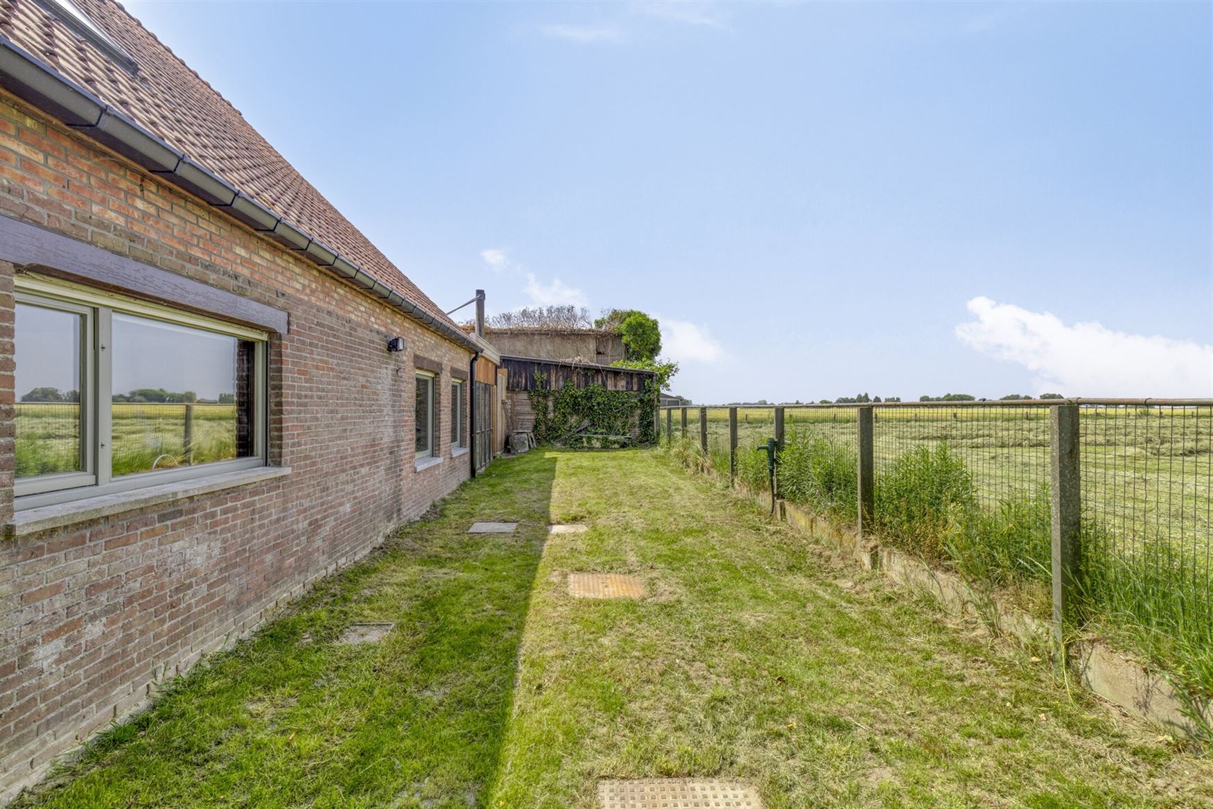 Ruime en rustig gelegen gezinswoning foto 21