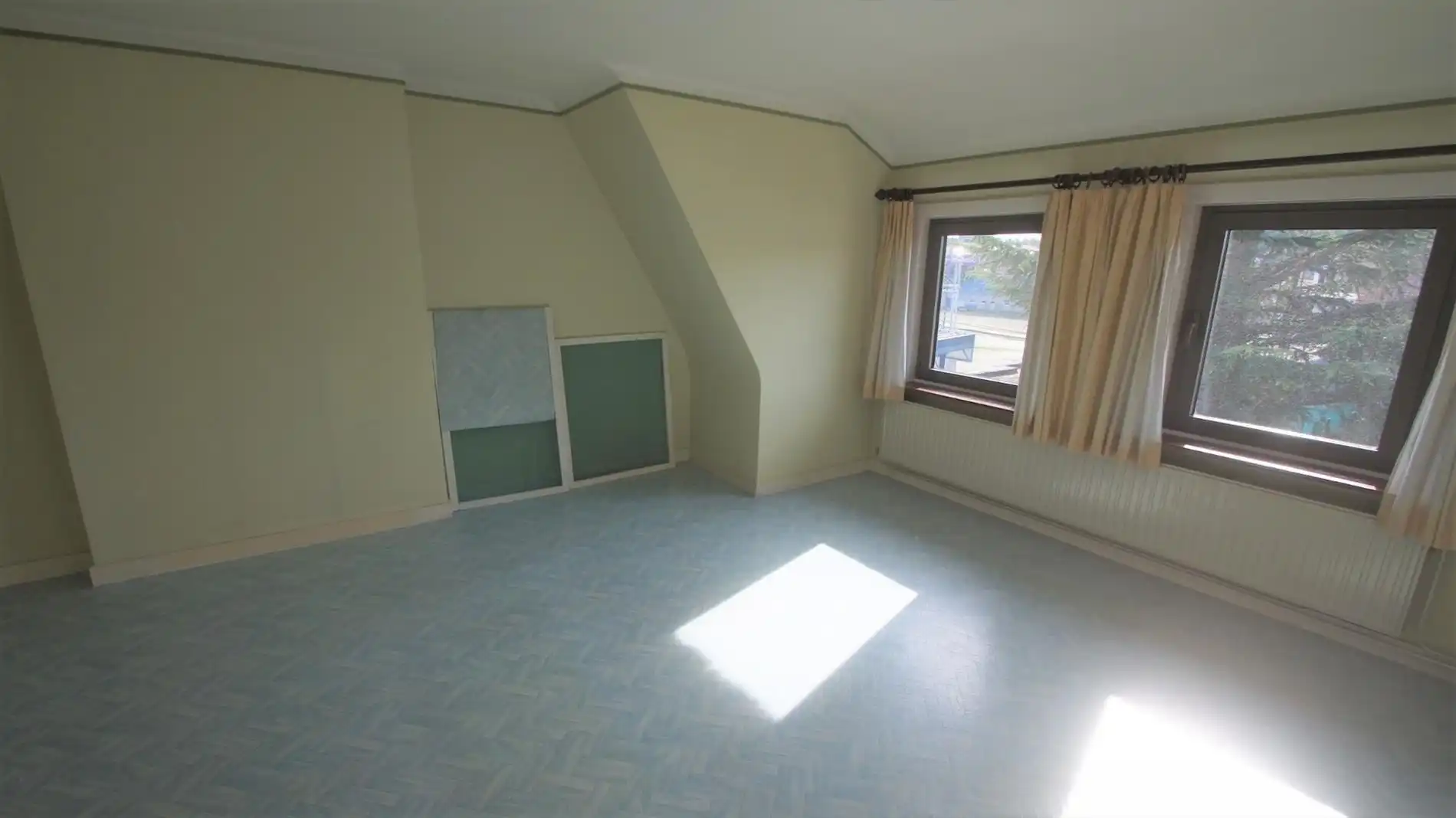 Goed gelegen ruim 2 slaapkamer appartement foto 5