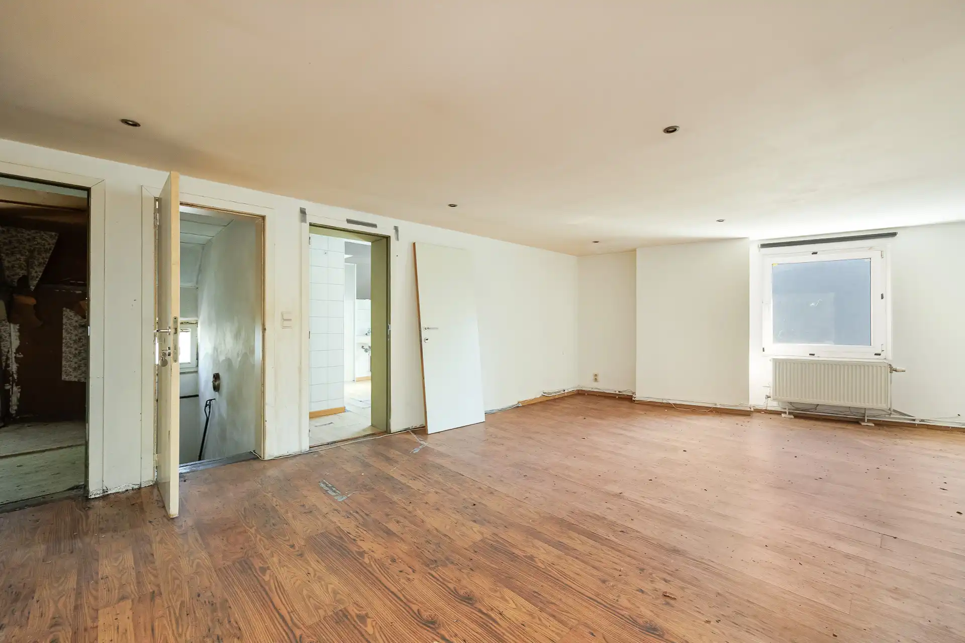 Te renoveren halfopen bebouwing: handel & appartement foto 18