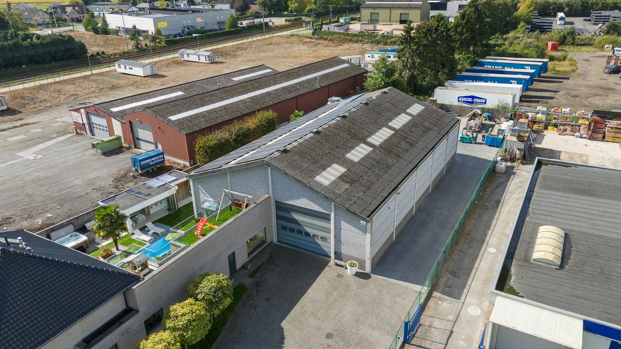 Luxe villa met exclusieve tuin en magazijn in KMO-zone foto 65