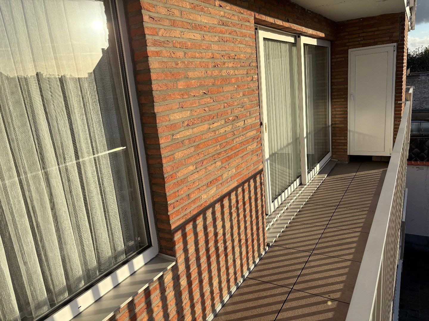 Zonnig appartement met zonneterras op gunstige ligging te Oostende! foto 5