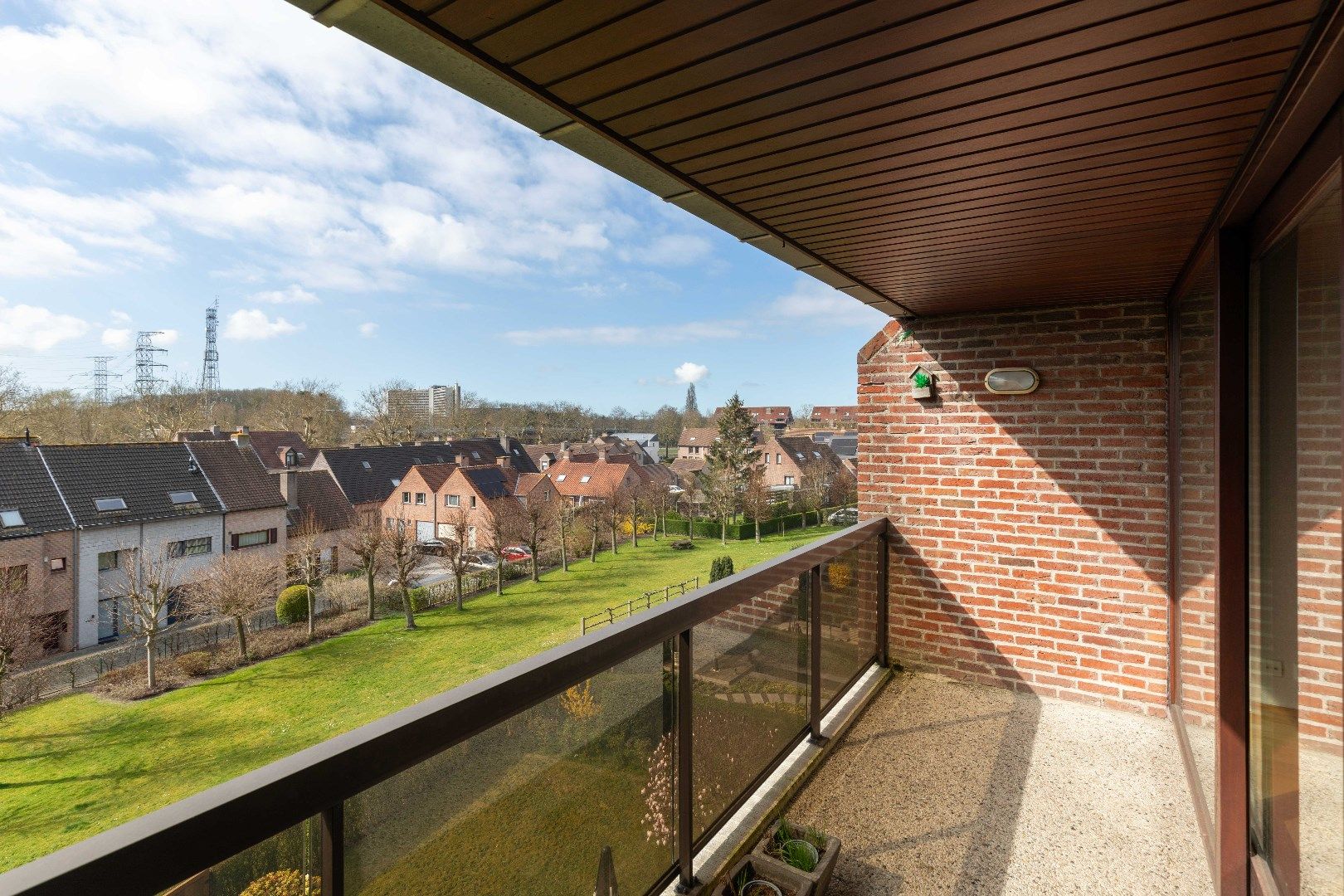 Ruim appartement met zonneterras, twee slaapkamers en gemeenschappelijke tuin in de aller beste buurt: Kristus-Koning! foto 2