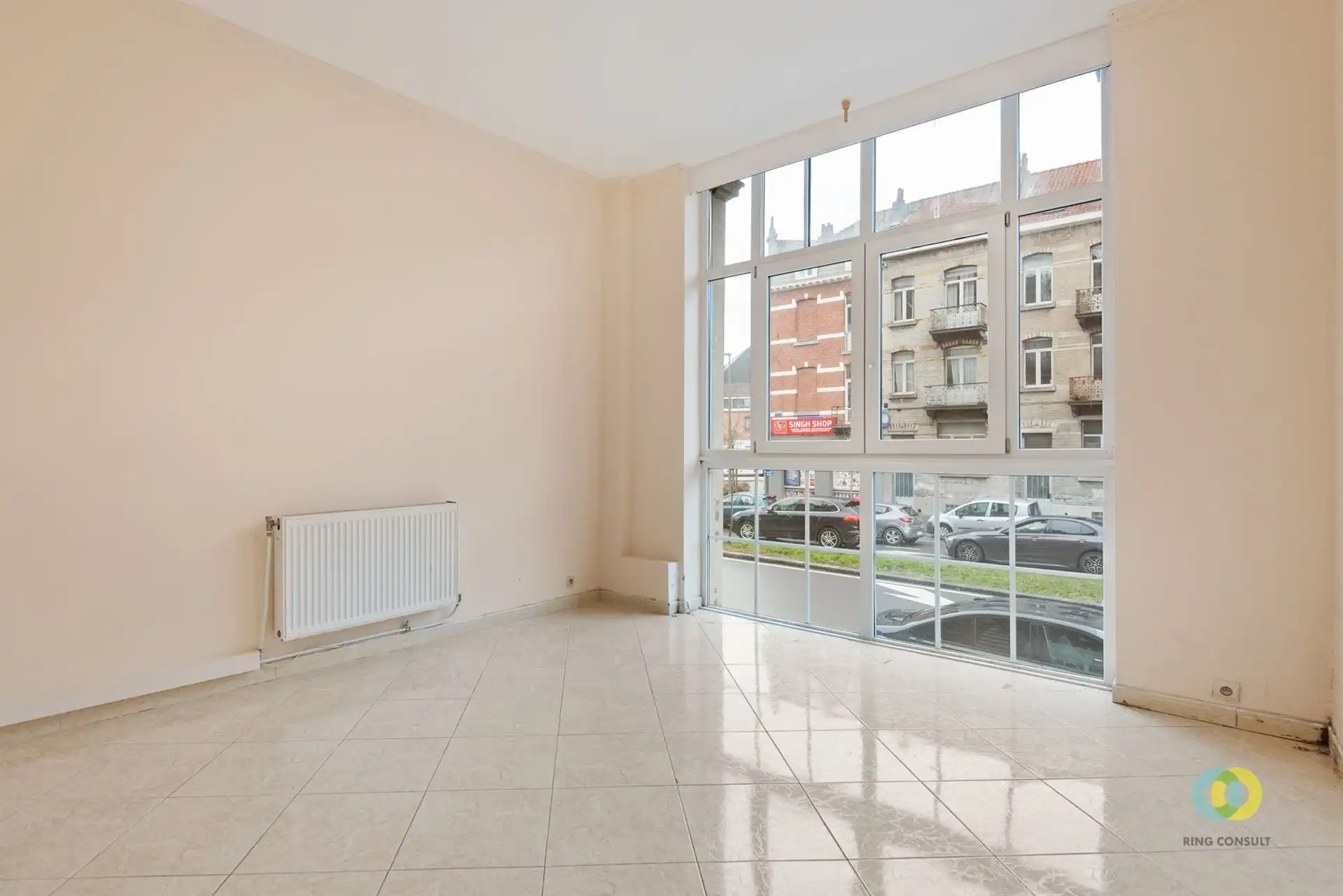 appartementsgebouw met drie units foto 5