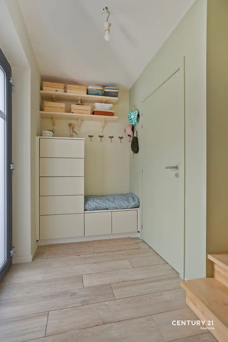 Recente, instapklare woning met 4 slaapkamers foto 3