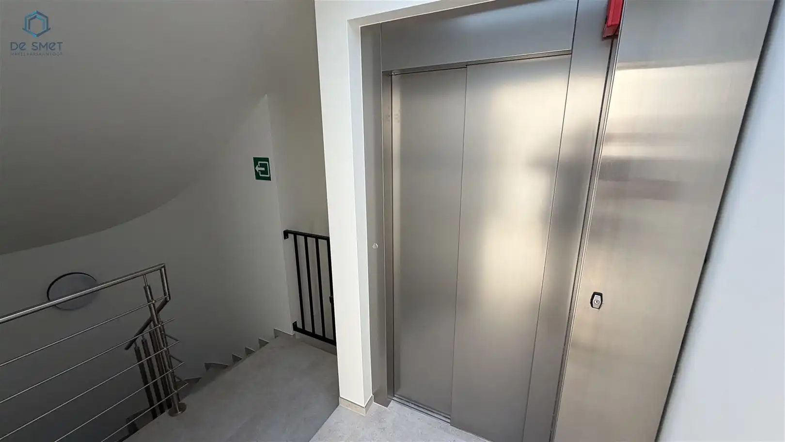 INSTAPKLAAR DAKAPPARTEMENT MET 2 SLAAPKAMERS, ZONNEPANELEN & MOGELIJKHEID TOT EXTRA RUIMTE foto 7