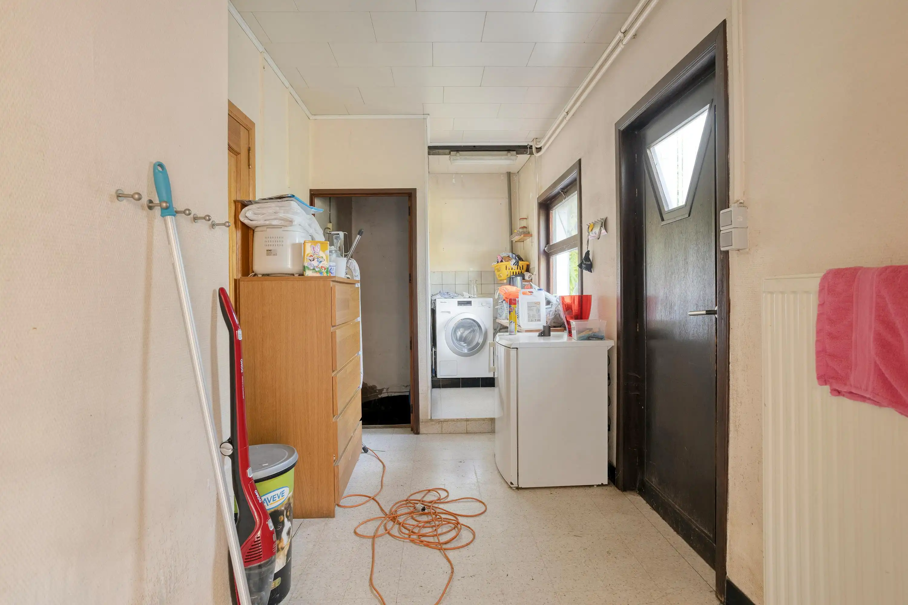 Instapklare woning (4 slpk) (+ magazijn) op 2.497 m² foto 9