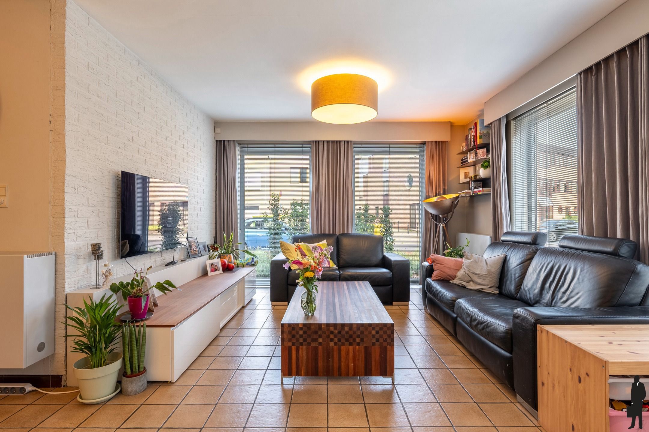Stijlvolle woning met 3 slpk., 2 gar. en ruime tuin op 410m² foto 3