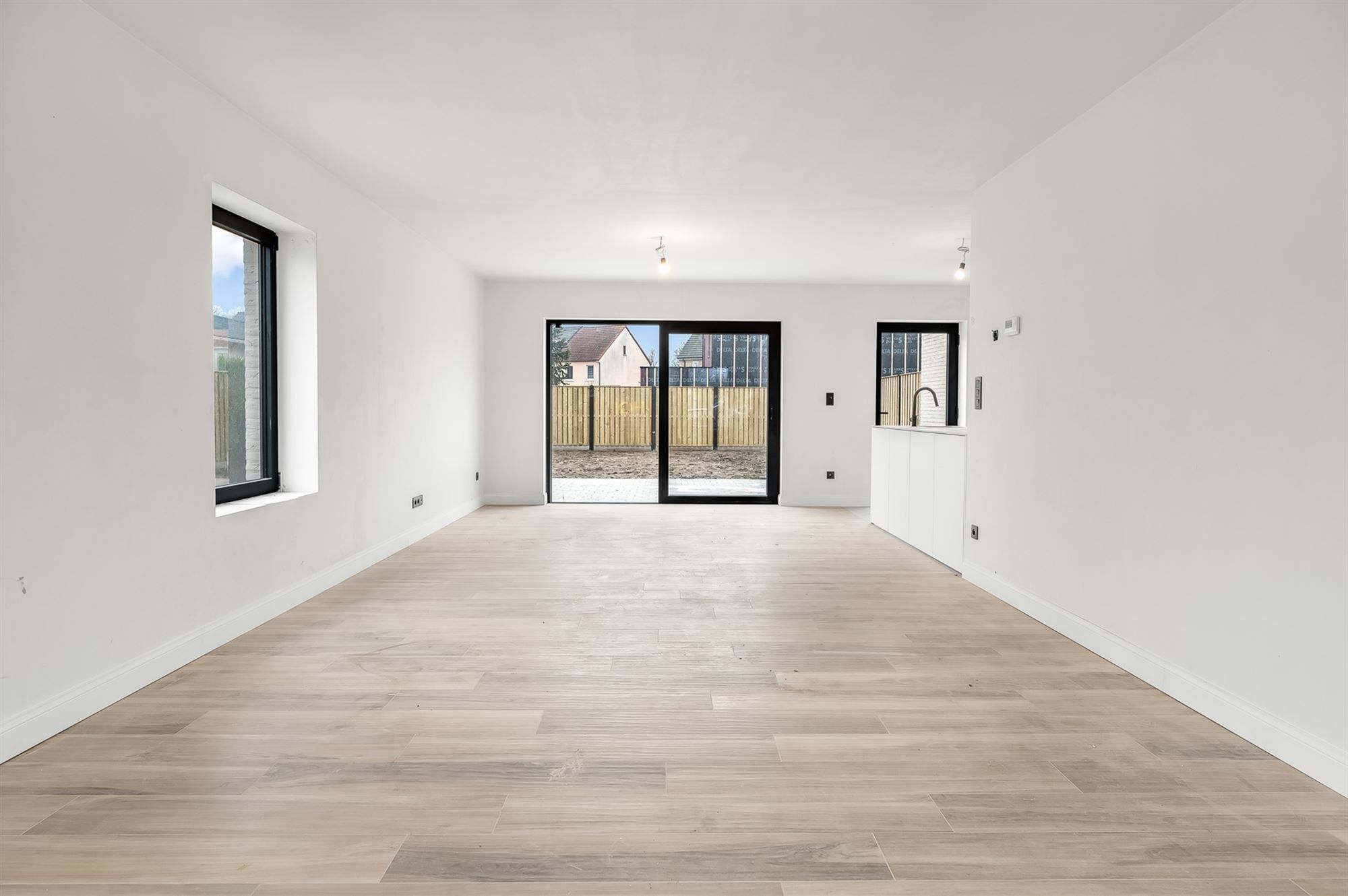 PRACHTIG AFGEWERKTE NIEUWBOUWWONING (195m²)  MET 3 SLAAPKAMERS + ZOLDER EN AFGEWERKTE TUIN TE BERINGEN foto 8