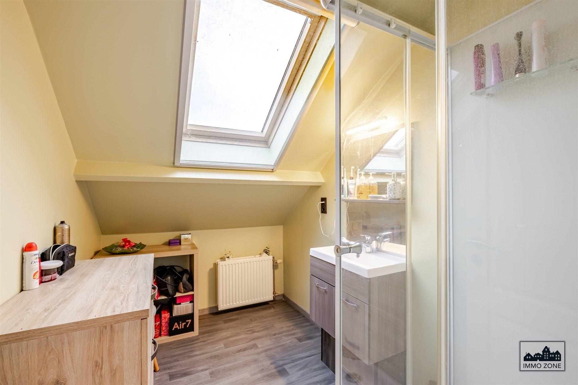 Ruime 4-Slaapkamer Woning in Ruisbroek foto 15