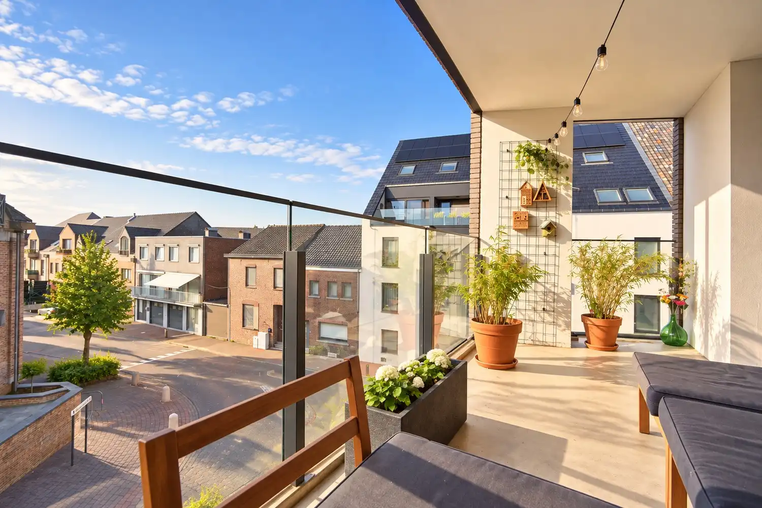 Lichtrijk hoekappartement met terras in hartje Lanaken foto 12