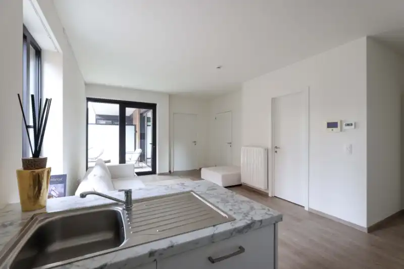 SERVICEFLAT MET GEZELLIG TERRAS foto 5