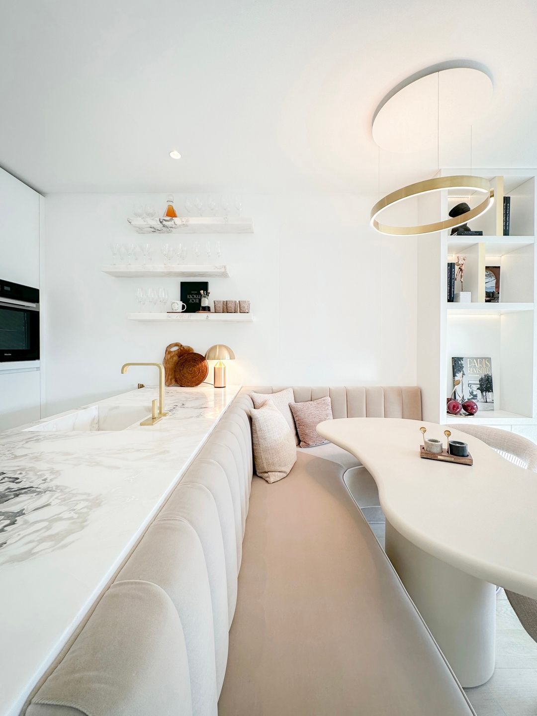 Subliem nieuwbouwappartement in het Zoute met zonnig terras foto 11