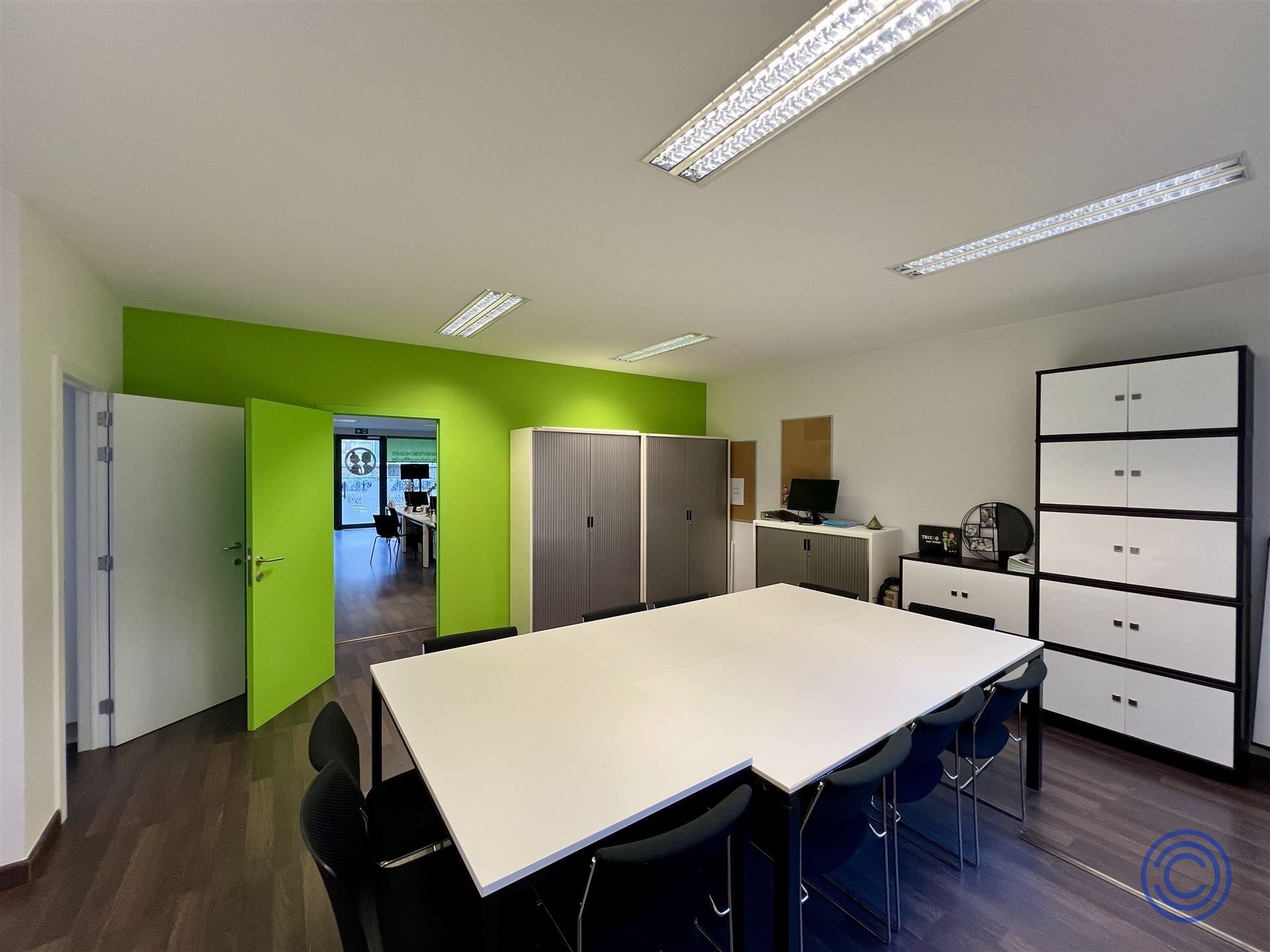 Perfect onderhouden, verhuurd kantoor met 5,4% netto rendement! foto 3