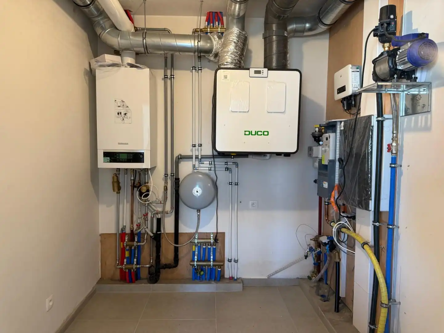 Instapklare nieuwbouwwoning in rustige recente woonwijk foto 11