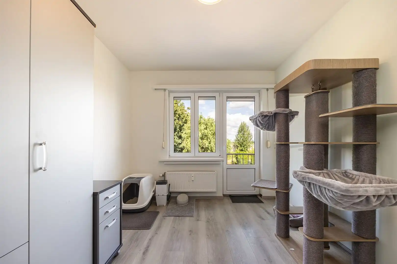 Lichtrijk appartement met 2 slaapkamers, terras en garage foto 14