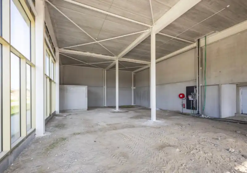 Drogenbos: Nieuwbouw kantoorruimte van 317 m² TE KOOP foto 4