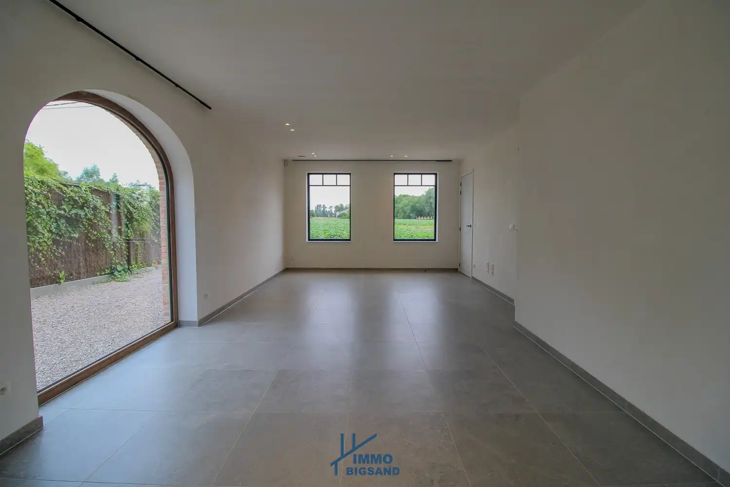 Nieuwbouwvilla te huur met ruime tuin, garage en 4 slaapkamers foto 4