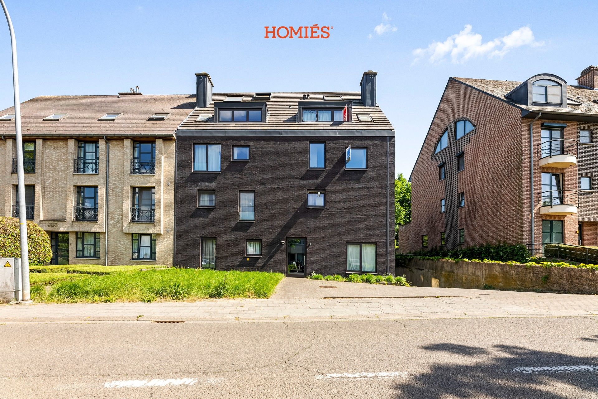 Ruim triplex appartement op strategische locatie foto 11